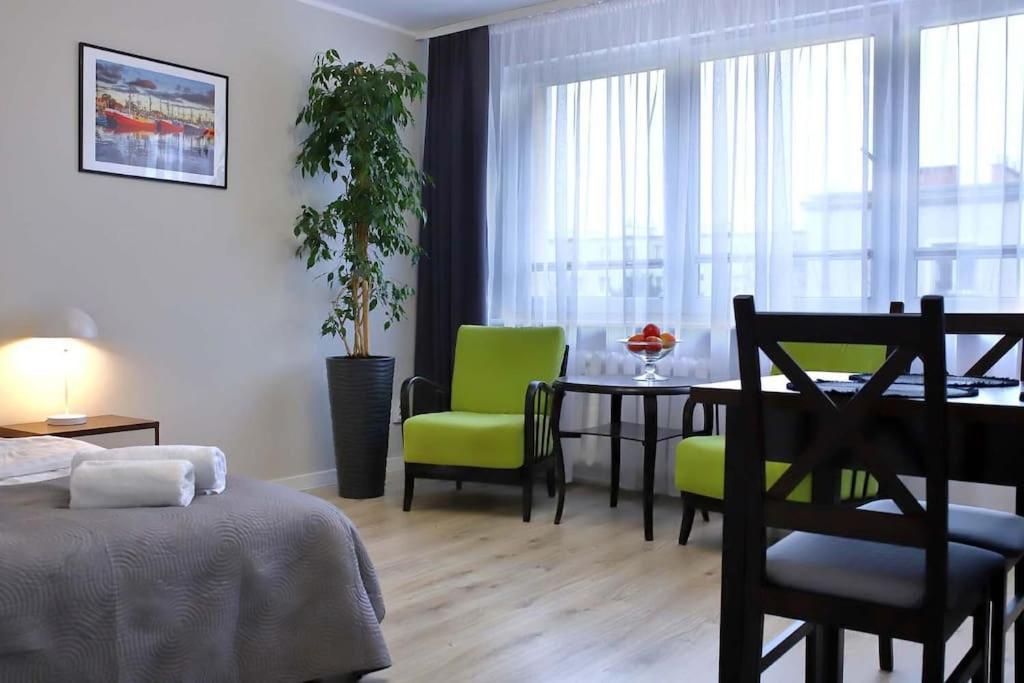 Samodzielne 3-Pokojowe Mieszkanie Blisko Plazy Stolpmünde Exterior foto
